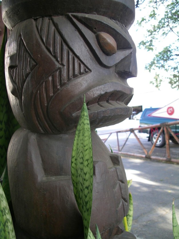 LaMarianaFrontSignTiki-7a