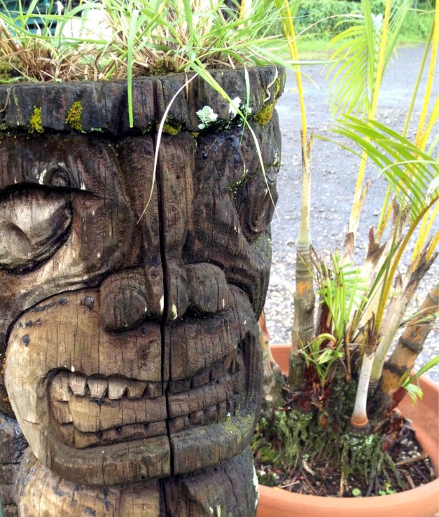 TahitiNuiRoadSideTiki#2-3