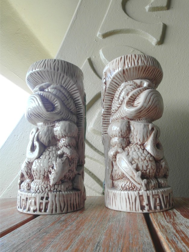 BradPTikiMugDonBeach-4a