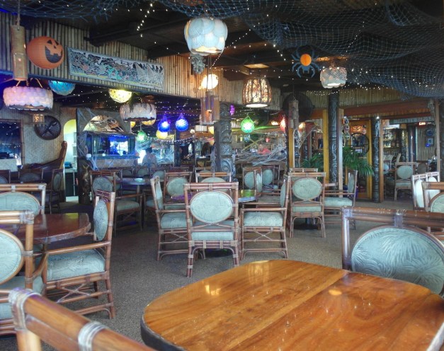 LamarianaMugsToJeep-12