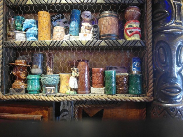 LamarianaMugsToJeep-4a